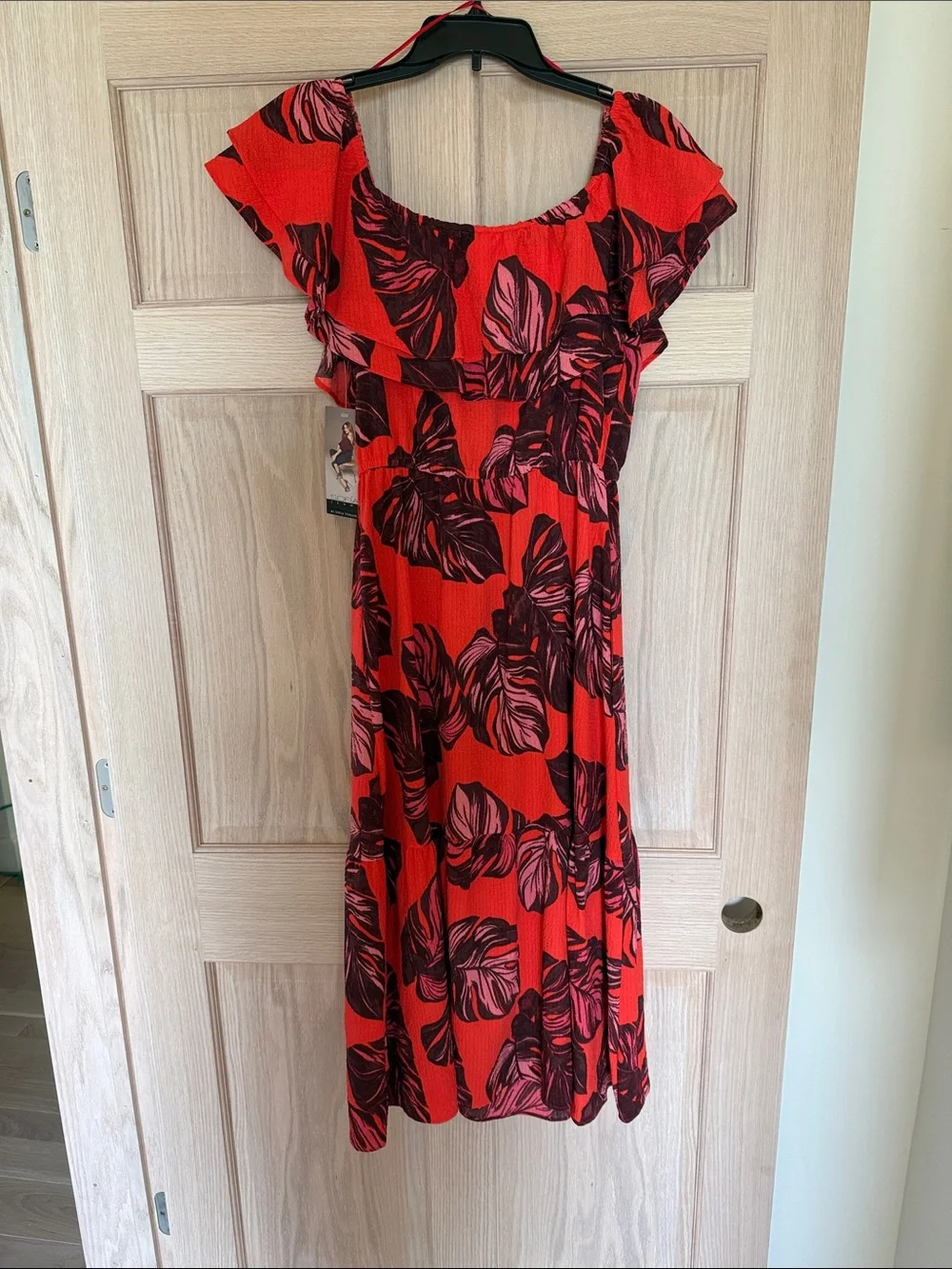 sofia by sofia vergara Red Tropical Leaf Midi Dress
